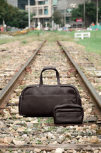 Load image into Gallery viewer, León Stash-n-go Full Grain Leather Pouch (Tech, Toiletry Bag, Dopp Kit)