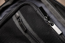 Load image into Gallery viewer, León Duffel/Weekender Carry-On Full Grain Leather Bag