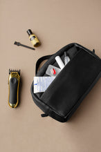 Load image into Gallery viewer, León Stash-n-go Full Grain Leather Pouch (Tech, Toiletry Bag, Dopp Kit)
