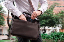 Load image into Gallery viewer, León Full Grain Leather Briefcase / Messenger Bag (Final Sale)