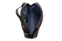 Load image into Gallery viewer, León Stash-n-go Full Grain Leather Pouch (Tech, Toiletry Bag, Dopp Kit)